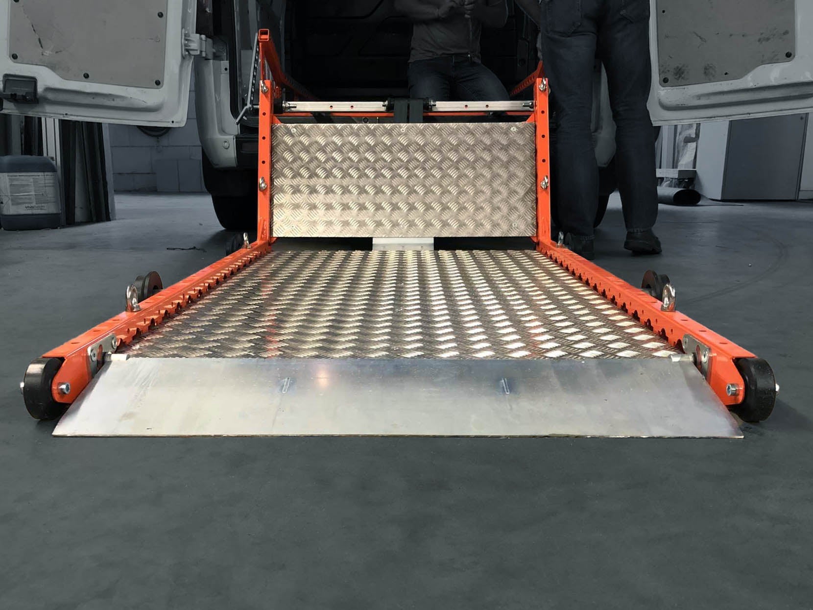 Neo-Dyne Cargo Loaders